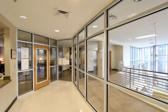 Class A Office/Medical : 2 Southern Point Pkwy, Hattiesburg, MS 39401